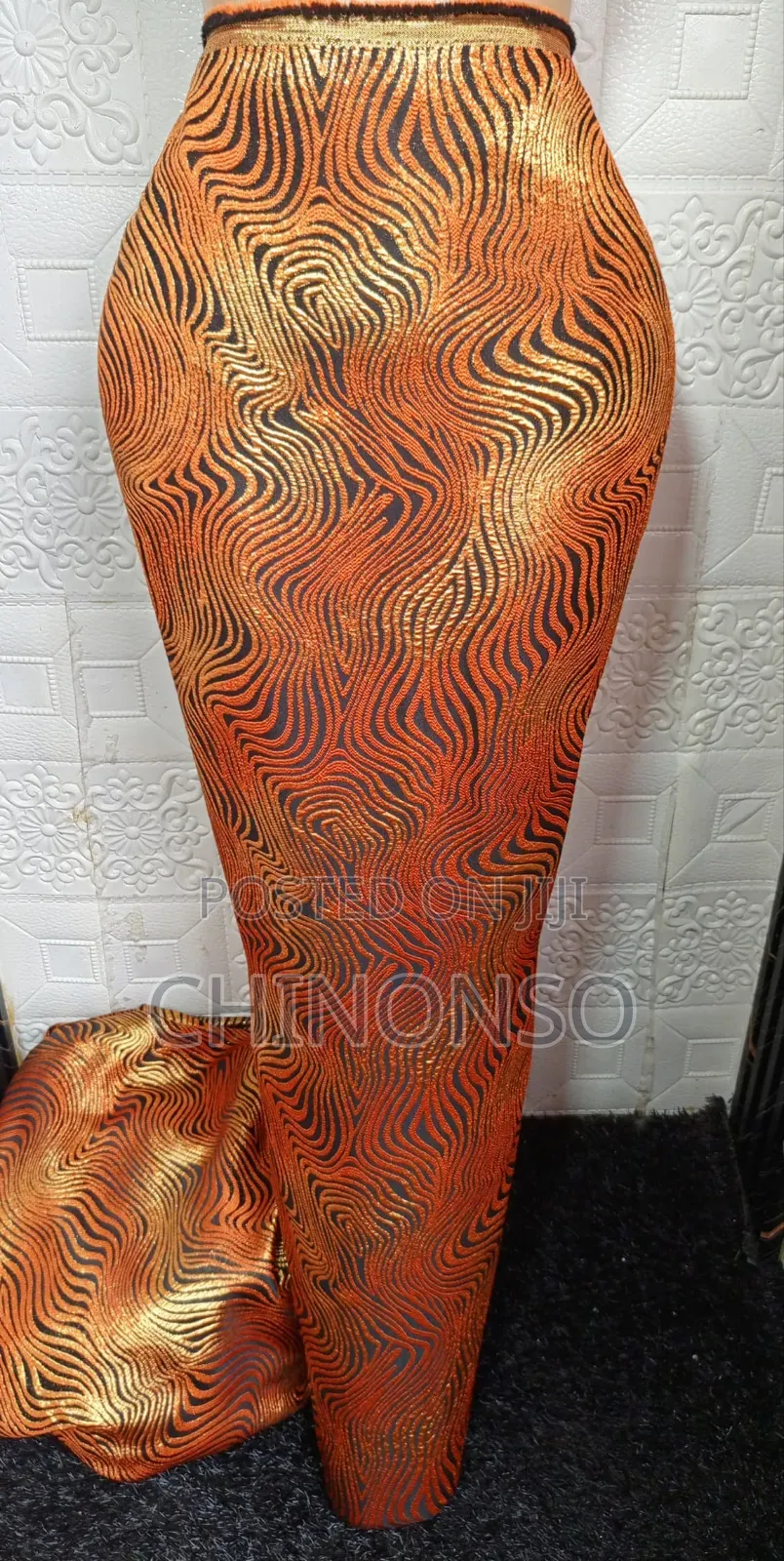 Glamour Damask