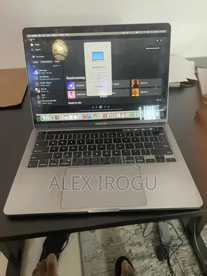 Laptop Apple MacBook Pro 2020 8GB Intel Core i5 SSD 256GB