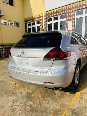 Toyota Venza LE AWD V6 2013 Silver
