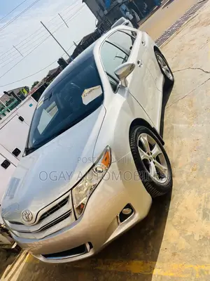 Toyota Venza LE AWD V6 2013 Silver
