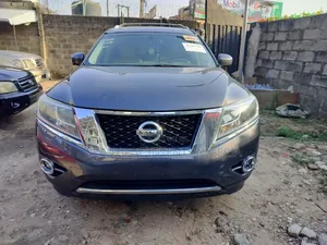 Nissan Pathfinder Platinum 4x4 2013 Gray