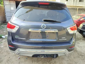 Nissan Pathfinder Platinum 4x4 2013 Gray