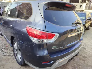 Nissan Pathfinder Platinum 4x4 2013 Gray