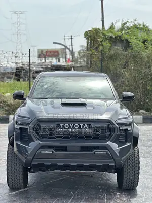 Toyota Tacoma SR5 Access Cab 6' Bed AT 2024 Black