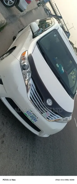Toyota Sienna Limited 7 Passenger 2012 White