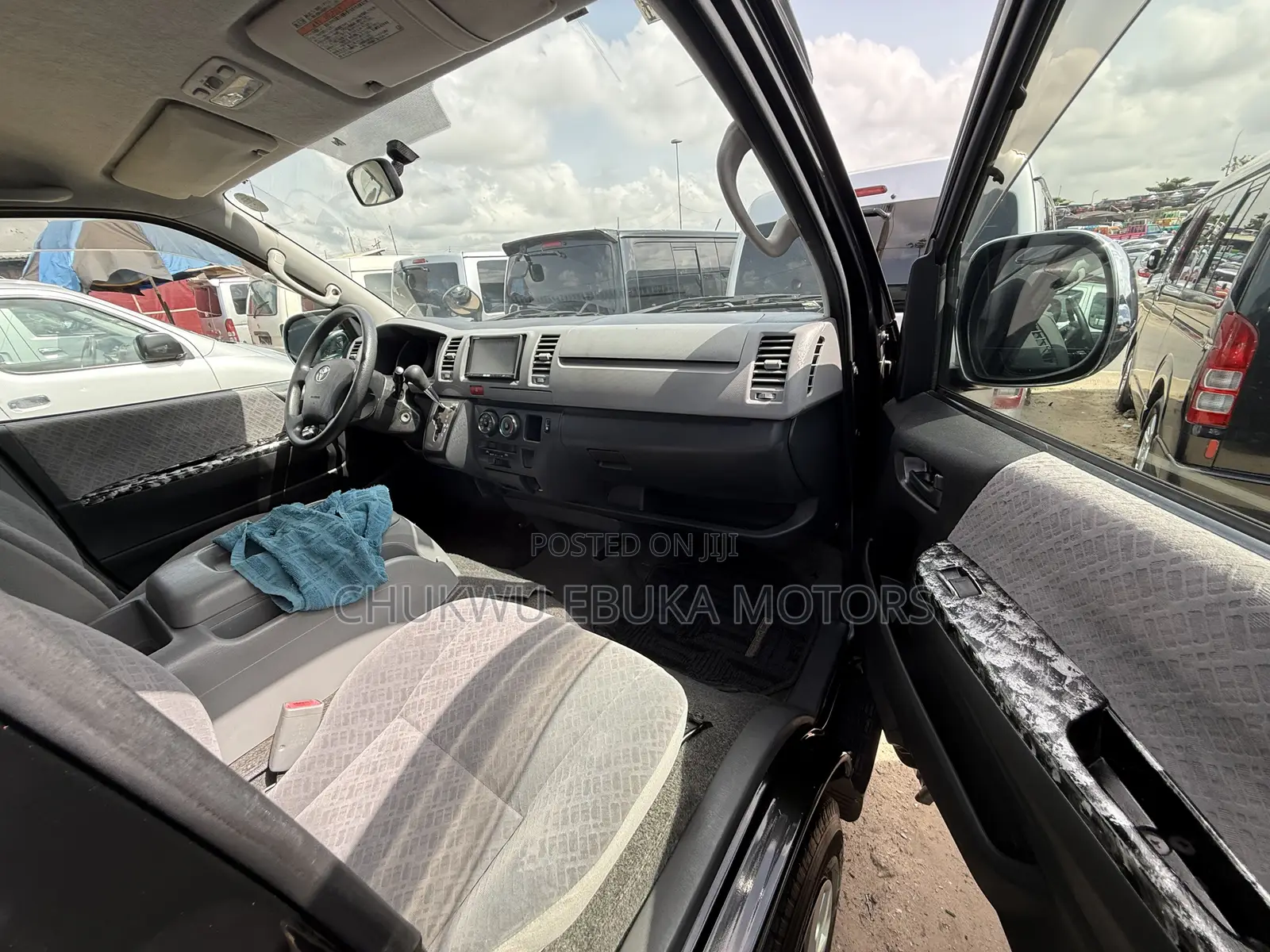 Toyota HiAce 2012 Black