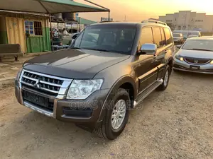 Mitsubishi Pajero V90 3.8 V6 GLS/GLX 2015 Gray