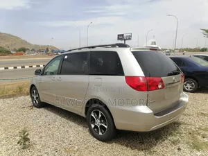 Toyota Sienna XLE Limited AWD 2006 Silver