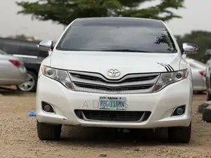 Toyota Venza AWD 2010 White