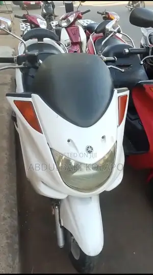 Yamaha Majesty 2021 White