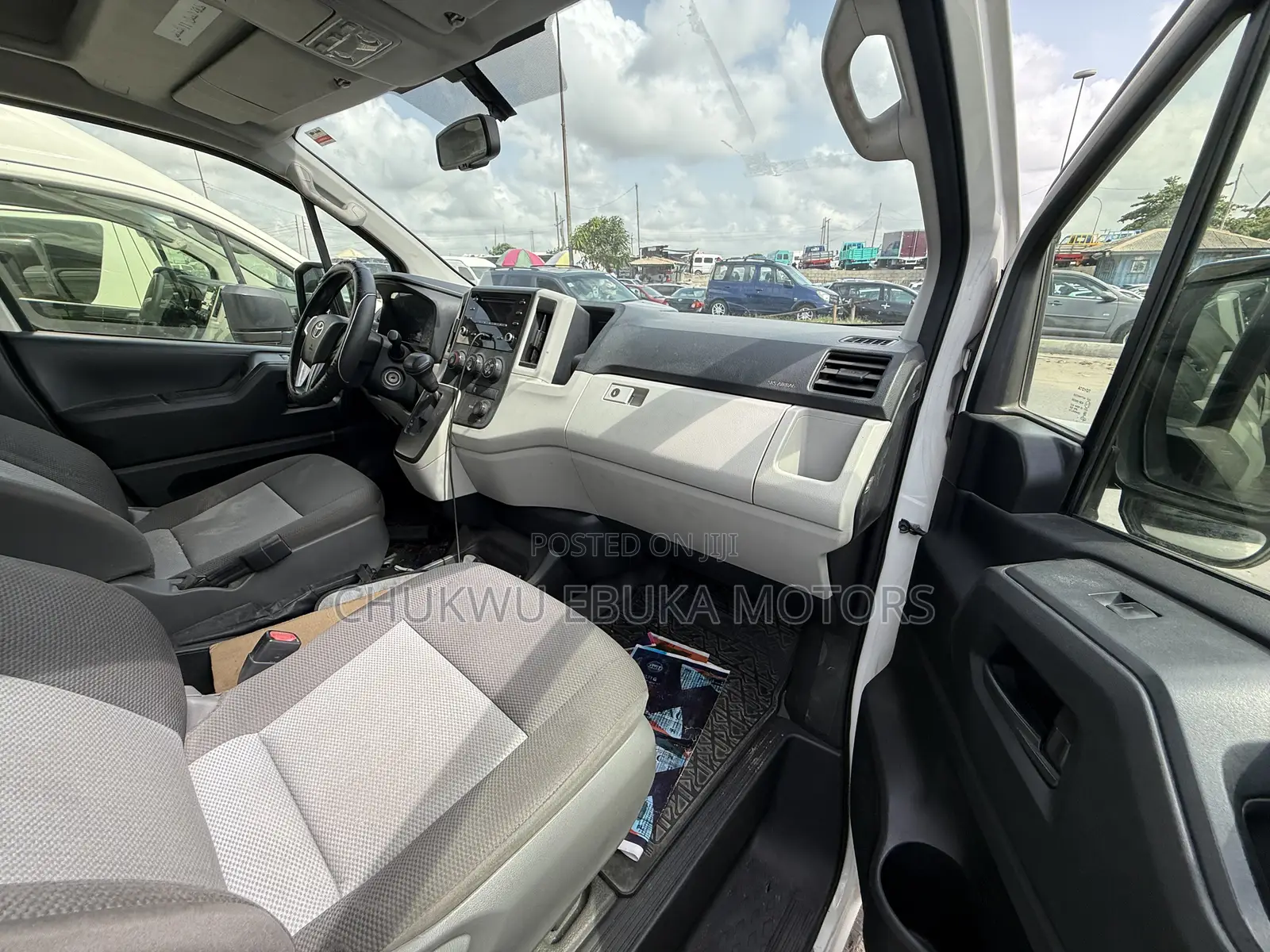 Toyota Grand HiAce 2024 White