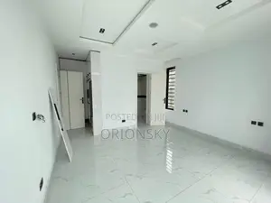 Furnished 2bdrm Block of Flats in Freedom Way, Lekki Phase 2 for sale