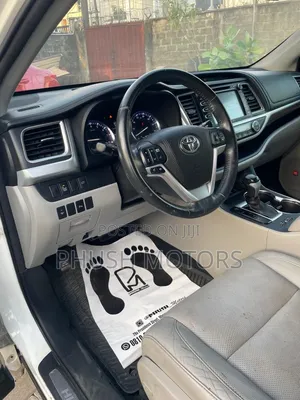 Toyota Highlander Limited 4dr SUV AWD (3.5L 6cyl 6A) 2014 White
