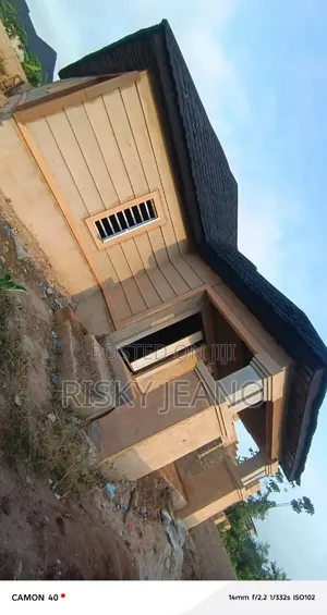 I'm a Professional Bricklayer in Benin City, Edo State