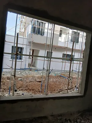 I'm a Professional Bricklayer in Benin City, Edo State