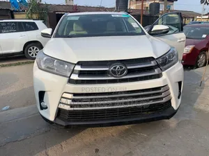 Toyota Highlander XLE V6 4x2 (3.5L 6cyl 6A) 2016 White