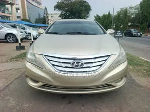 Hyundai Sonata SE 4dr Sedan (2.0L 4cyl Turbo 6A) 2014 Gold