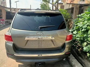 Toyota Highlander Limited 2012 Green
