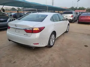 Lexus ES 350 FWD 2014 White