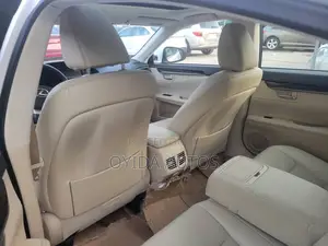Lexus ES 350 FWD 2014 White