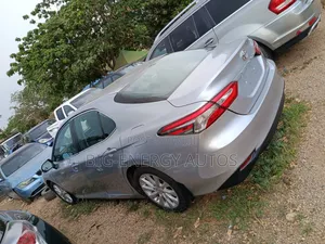 Toyota Camry LE FWD 2020 Silver
