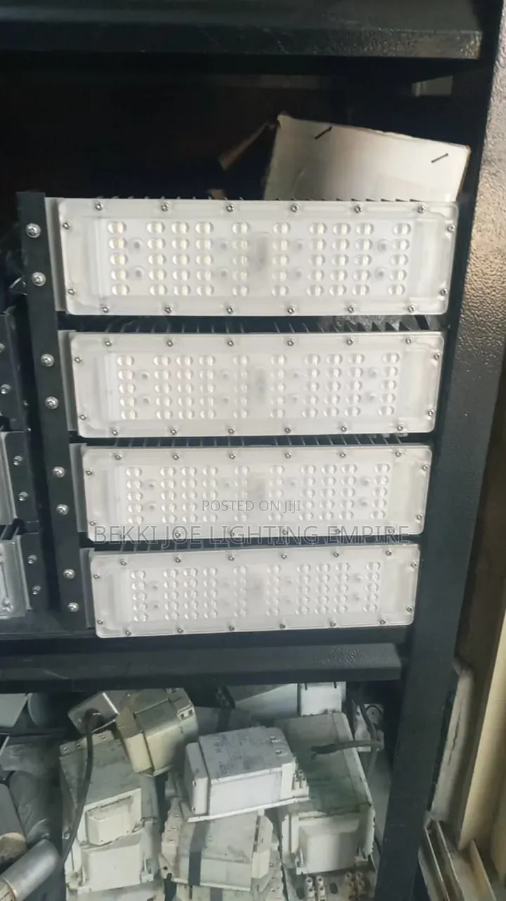 Square Bay Light Available