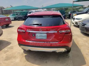 Mercedes-Benz GLA 250 2017 Red