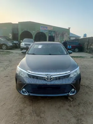 Toyota Camry XLE 4dr Sedan (2.5L 4cyl 6A) 2015 Gray