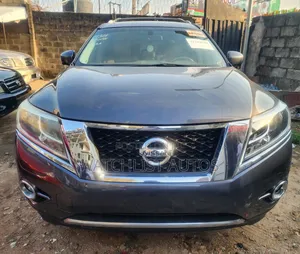 Nissan Pathfinder Platinum 4dr SUV 4WD (3.5L 6cyl CVT) 2014 Gray