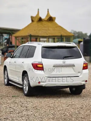 Toyota Highlander Limited 2011 White