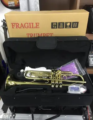 Yamaha Gold Trumpet With Accessories