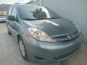 Toyota Sienna LE 2009 Blue