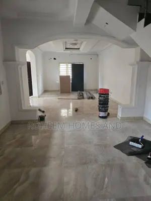 4bdrm Duplex in Estate, GRA Phase 2 Shangisha for rent