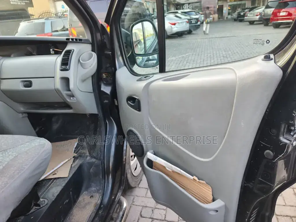 Opel Vivaro 2007 Black
