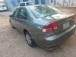 Honda Civic 2005 Gray