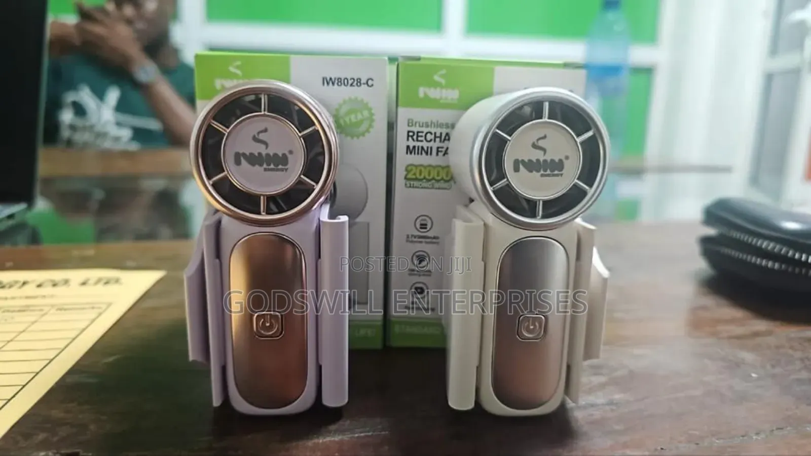 Iwin Hand Fan