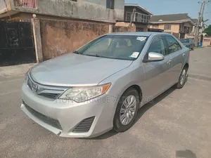 Toyota Camry LE 4dr Sedan (2.5L 4cyl 6A) 2013 Silver