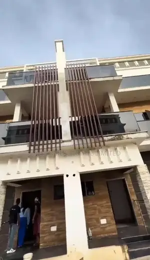 5bdrm Duplex in Idu Industrial for sale