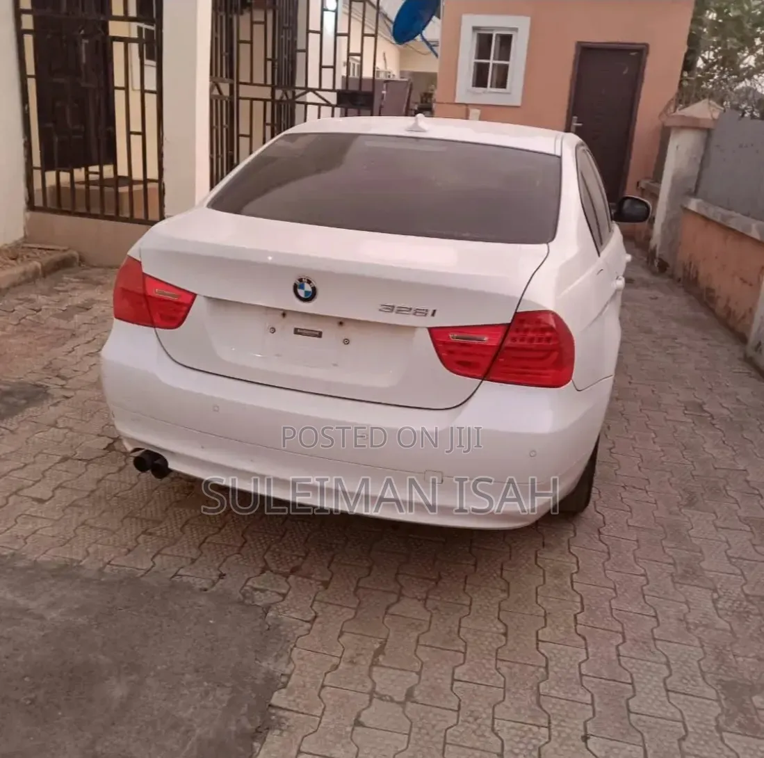 BMW 328i 2010 White