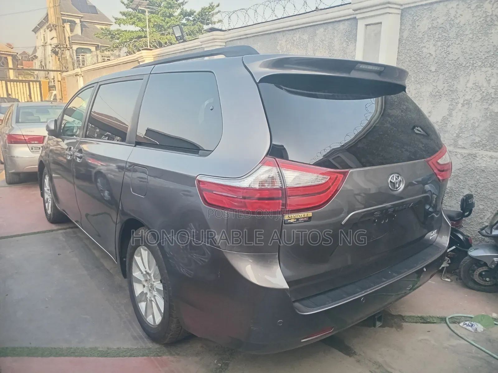 Toyota Sienna 2015 Gray