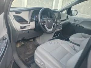 Toyota Sienna 2015 Gray