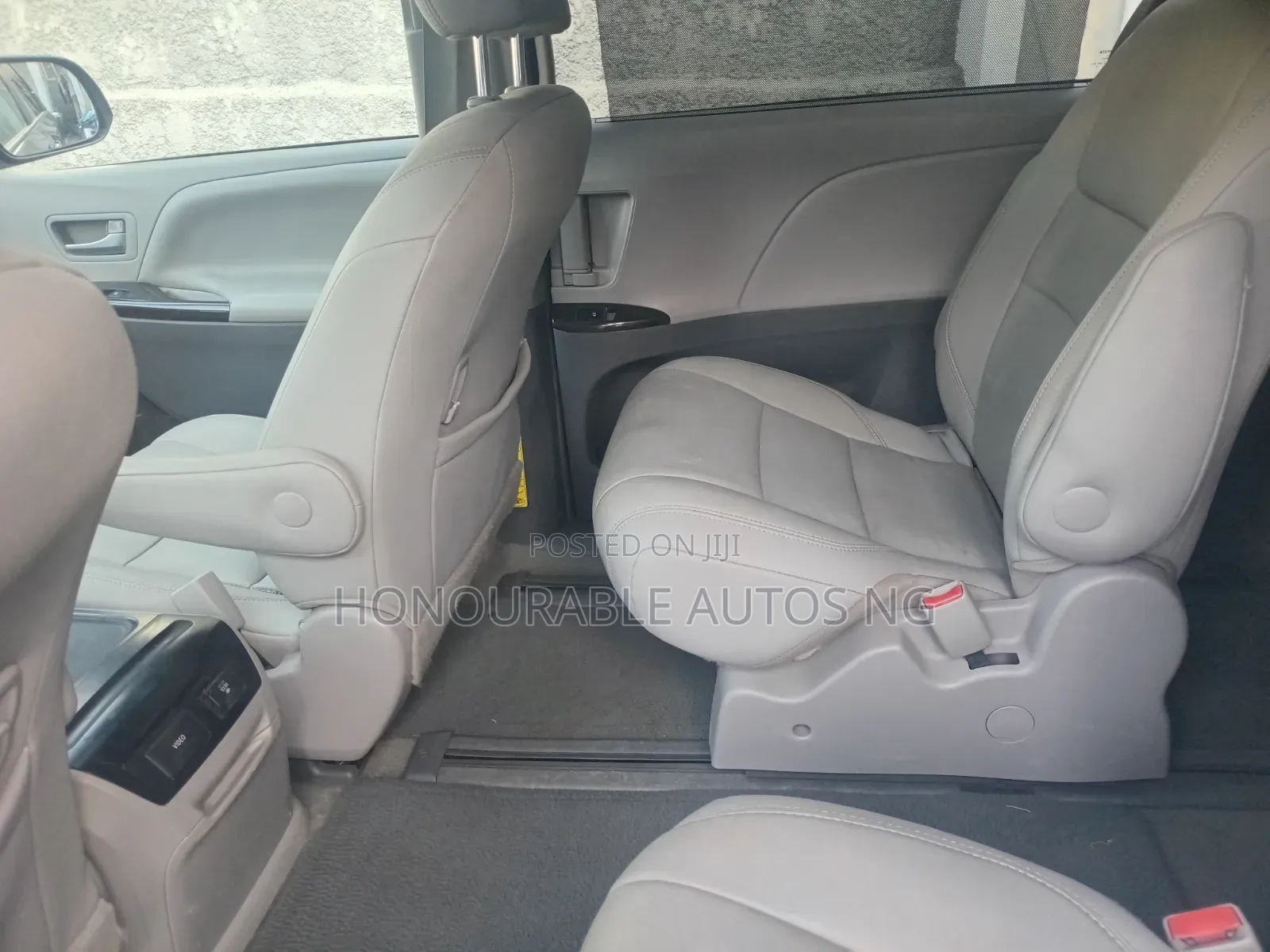 Toyota Sienna 2015 Gray