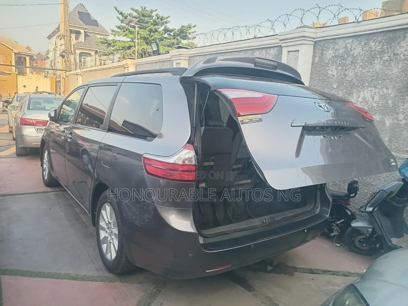 Toyota Sienna 2015 Gray