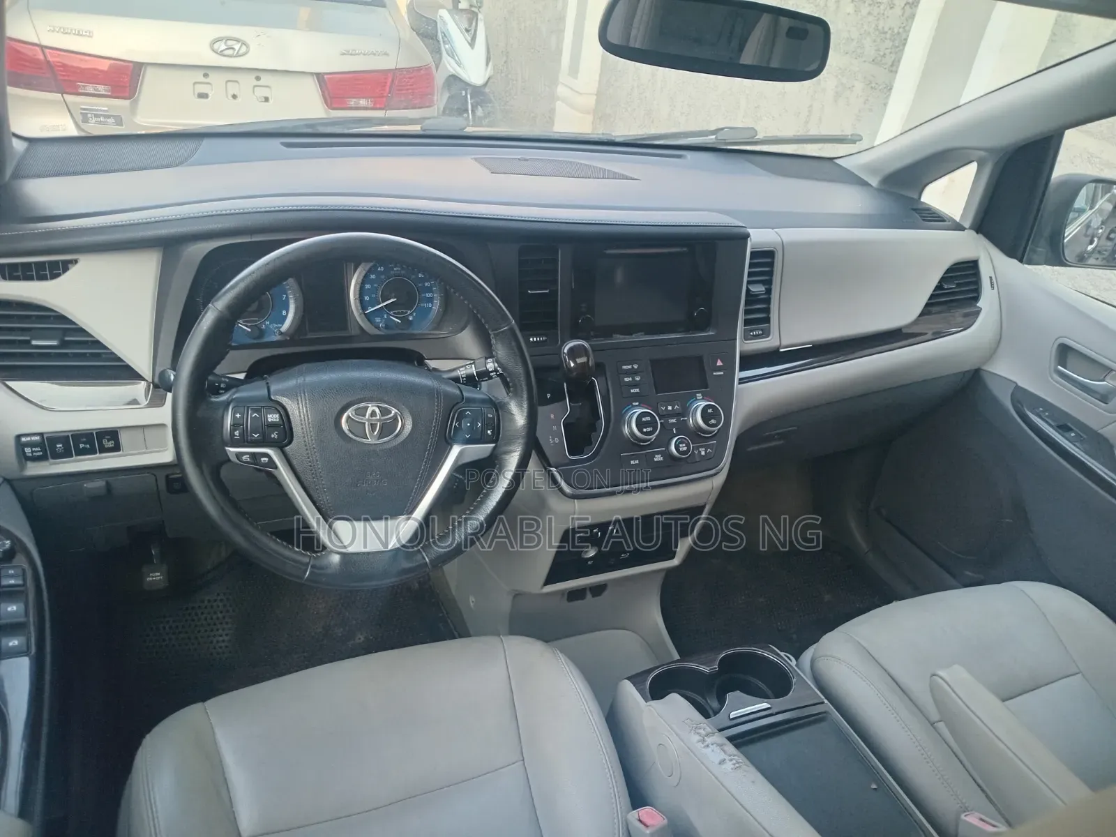 Toyota Sienna 2015 Gray