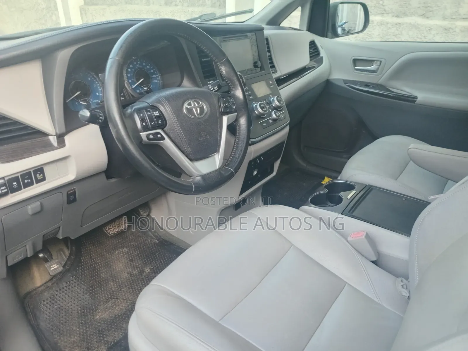 Toyota Sienna 2015 Gray