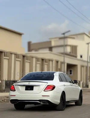Mercedes-Benz E300 2017 White
