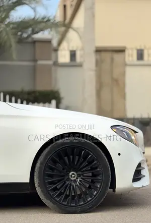 Mercedes-Benz E300 2017 White