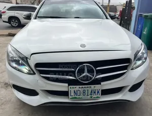 Mercedes-Benz C300 Base 4dr RWD Sedan (2.0L 4cyl 7A) 2015 White