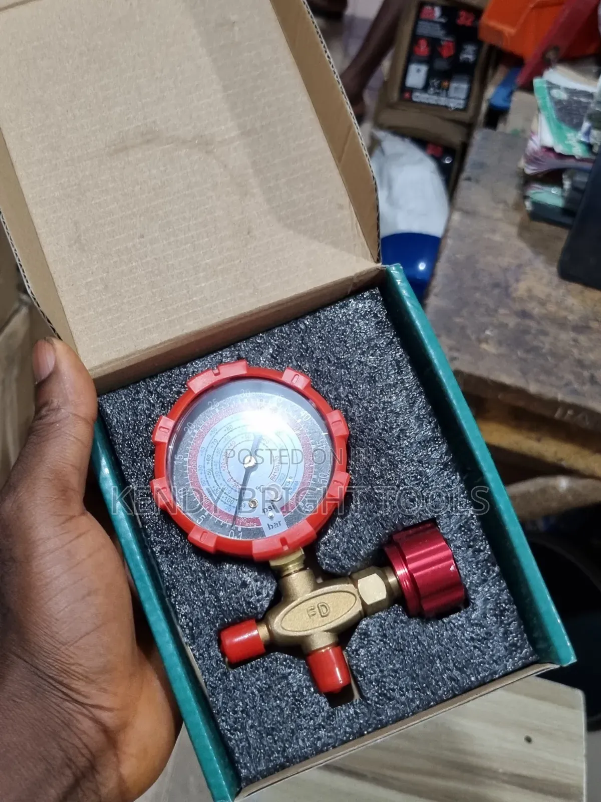 Single Manifold Gauge