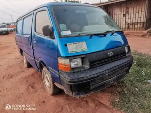 Toyota HiAce 1998 Blue